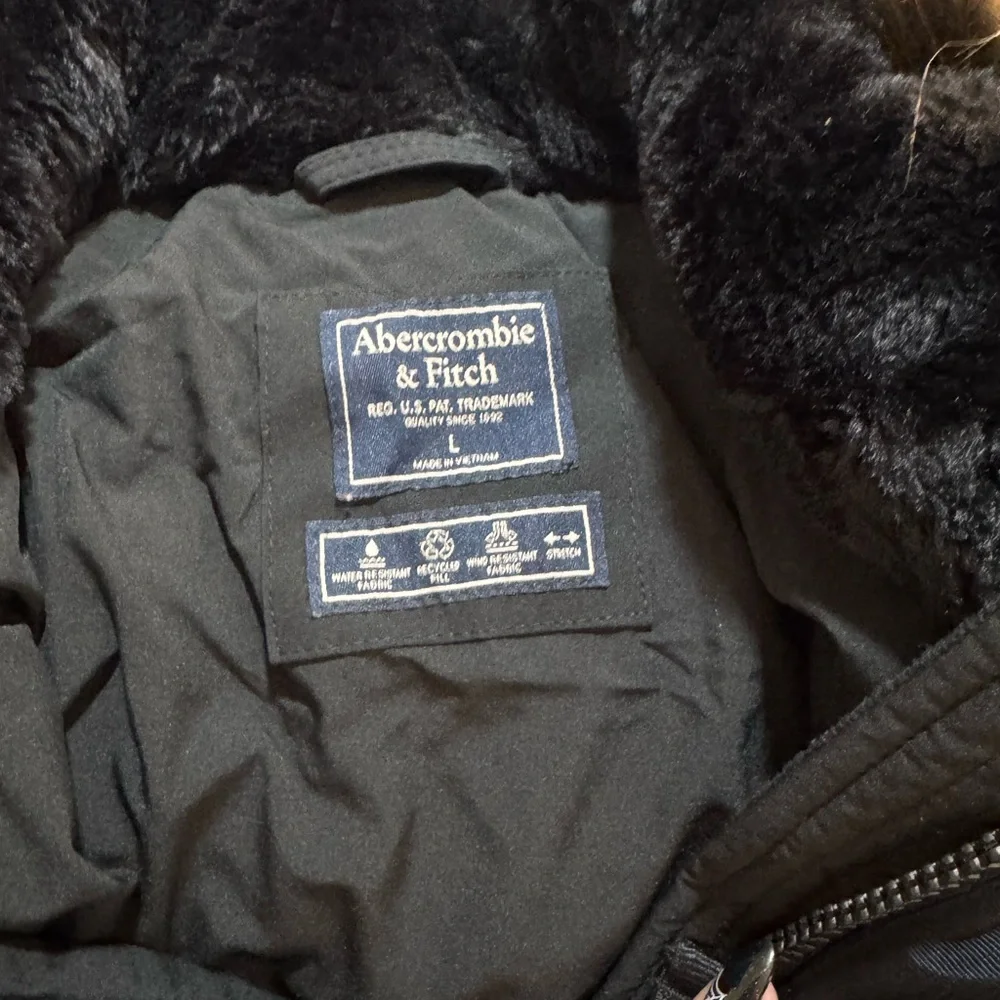 Black puffer jacket - Picture 6 of 6